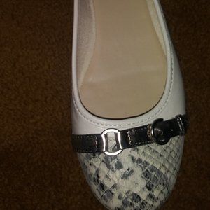 Croft & Barrow Flats